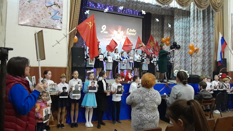 Состоялся праздничный концерт.